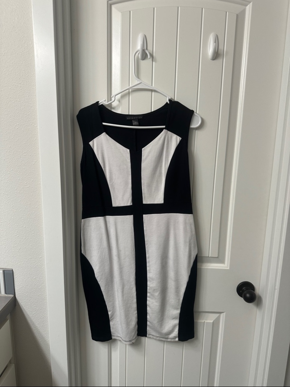 attention Black and White Colorblock Sleeveless Mini Dress